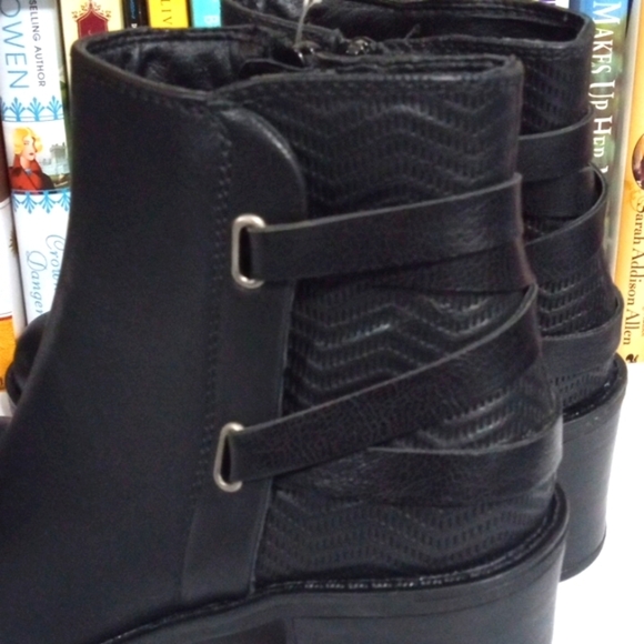 BARETRAPS HENSLEY BLACK BLOCK HEEL ANKLE BOOTS SIZE 6.5 NWT - Picture 5 of 11